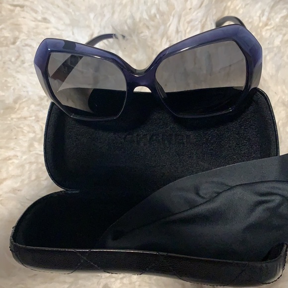 Chanel sunglasses - Picture 1 of 4